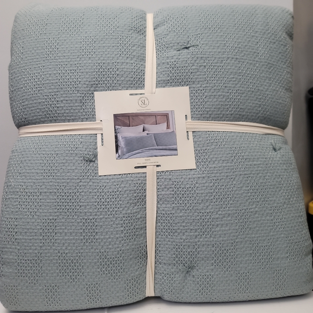 Southern Living Simplicity Collection Shay  Comforter